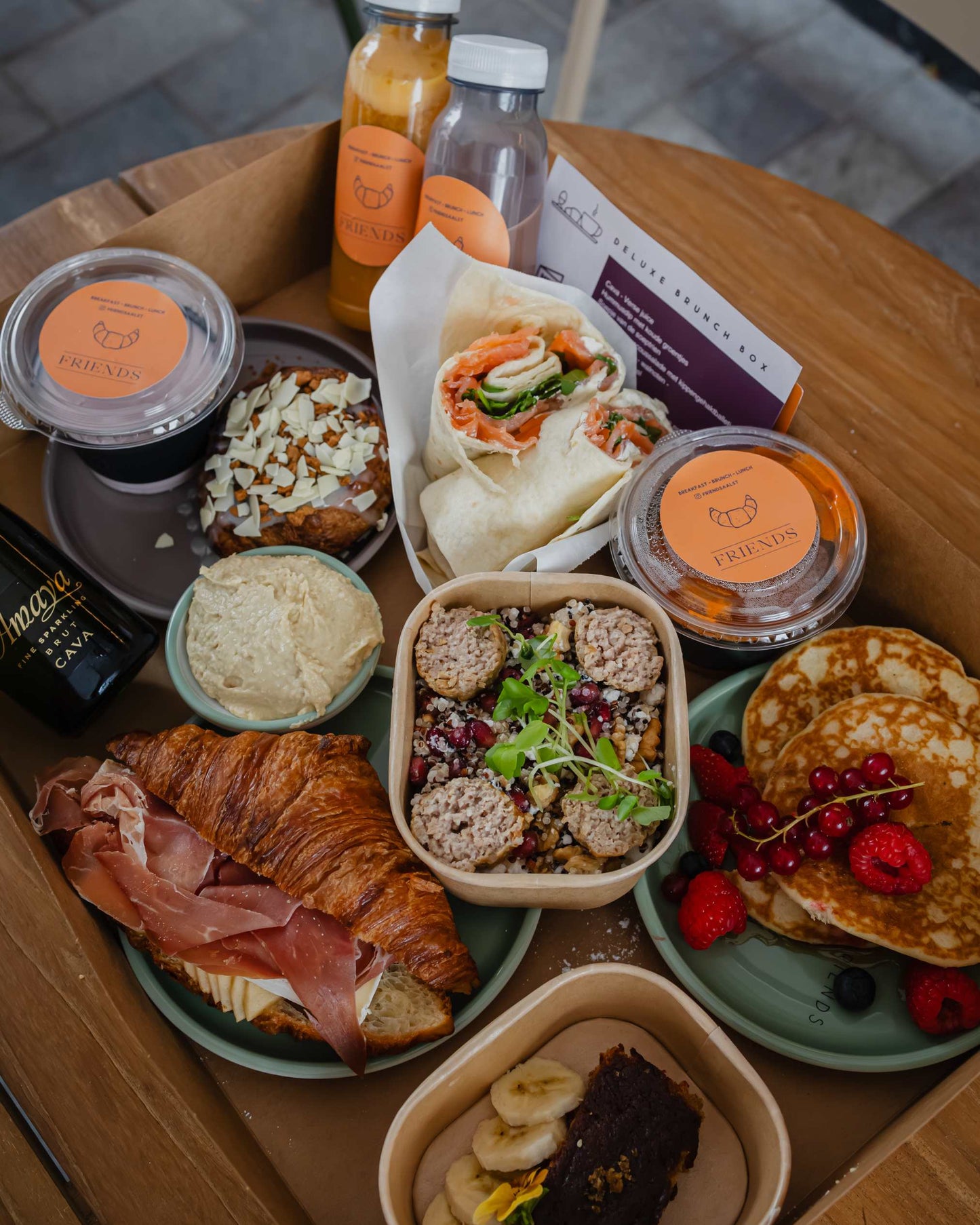 Deluxe brunch box